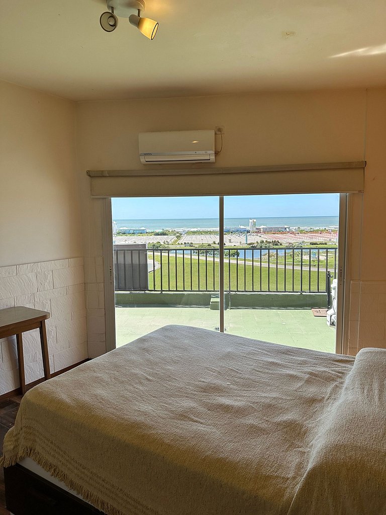 Vista plena al mar - Punta Mogotes, Mar del Plata.