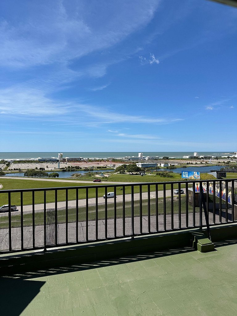 Vista plena al mar - Punta Mogotes, Mar del Plata.