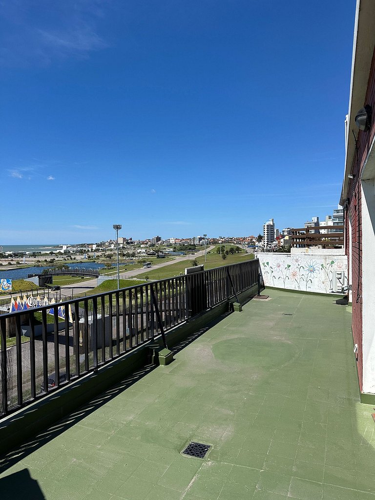 Vista plena al mar - Punta Mogotes, Mar del Plata.