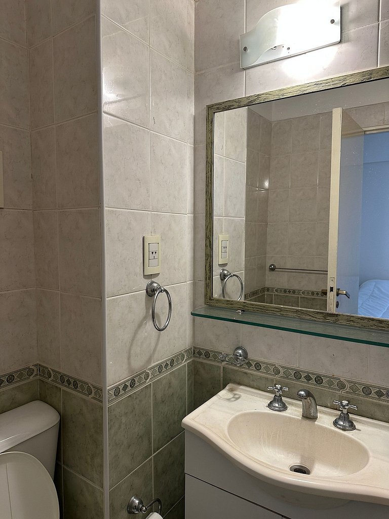 Cómodo departamento a media cuadra de PLAZA COLON