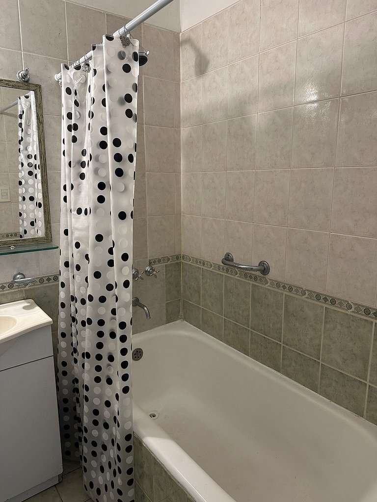 Cómodo departamento a media cuadra de PLAZA COLON