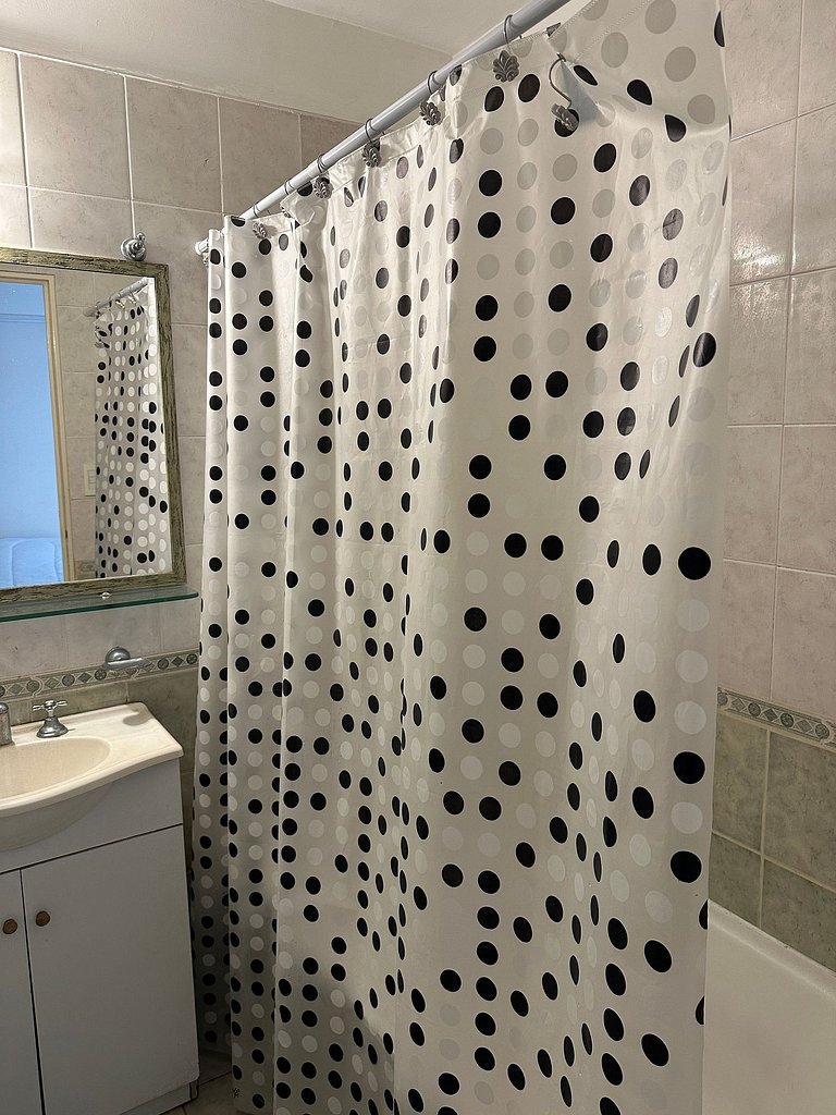 Cómodo departamento a media cuadra de PLAZA COLON