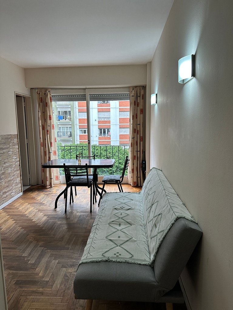 Cómodo departamento a media cuadra de PLAZA COLON