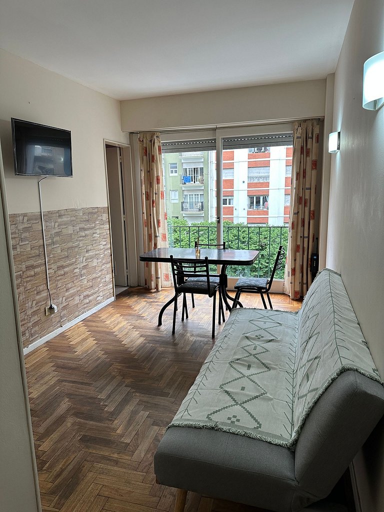 Cómodo departamento a media cuadra de PLAZA COLON