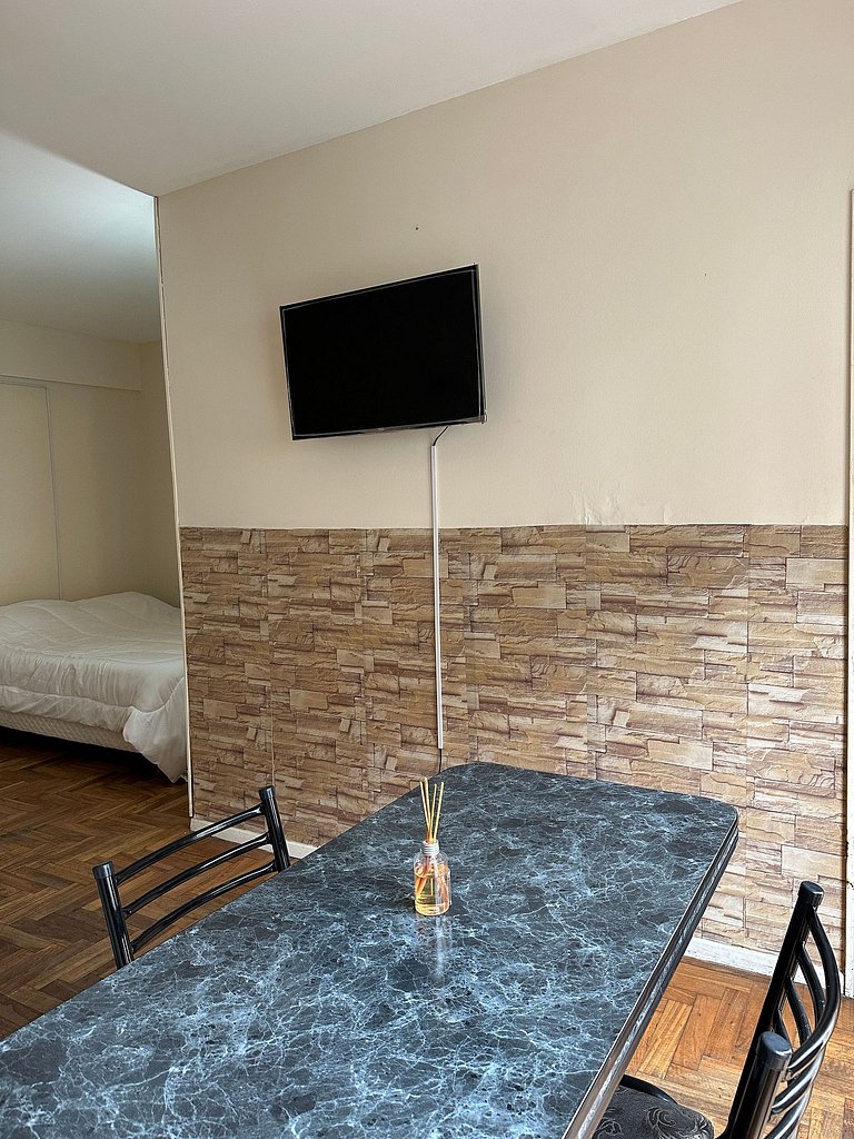 Cómodo departamento a media cuadra de PLAZA COLON