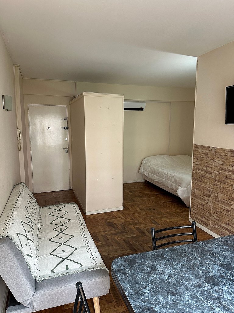 Cómodo departamento a media cuadra de PLAZA COLON