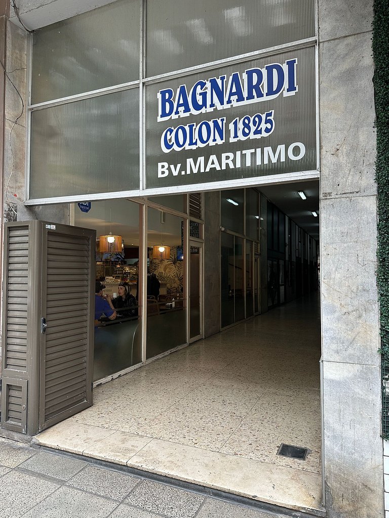 Cómodo departamento a media cuadra de PLAZA COLON