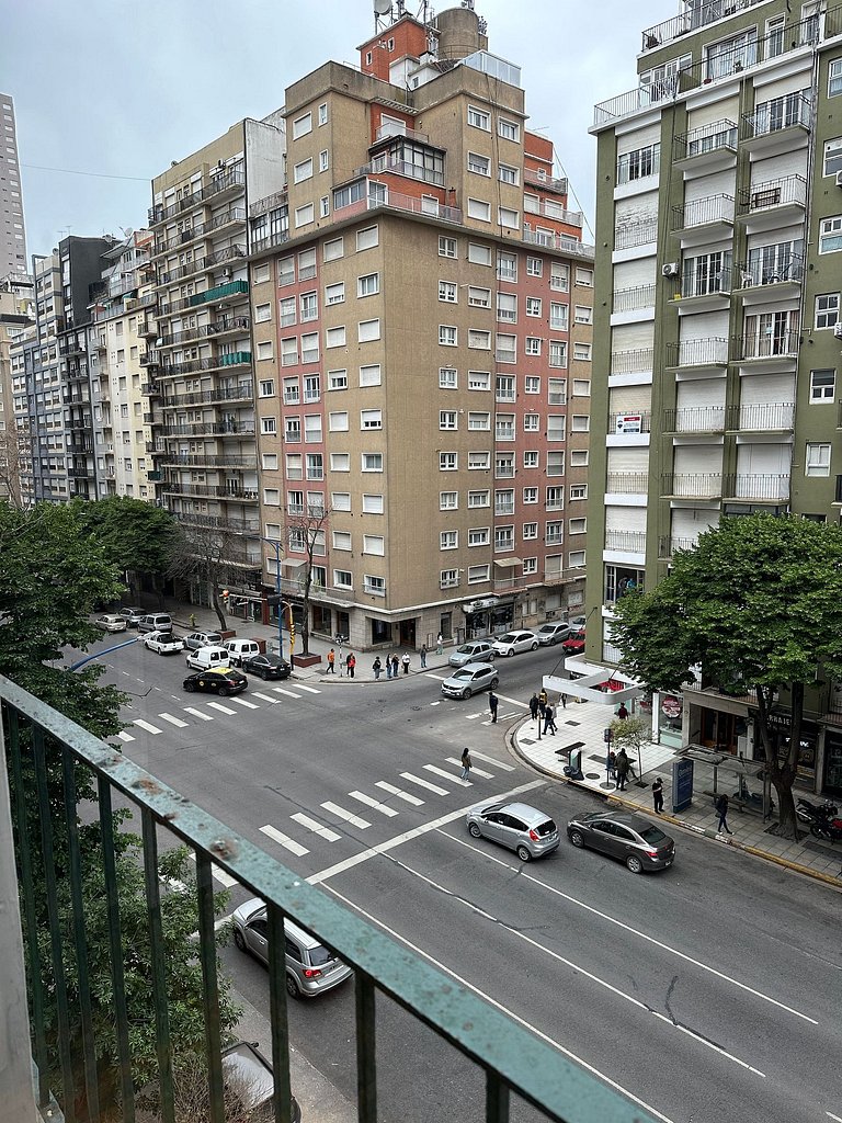 Cómodo departamento a media cuadra de PLAZA COLON