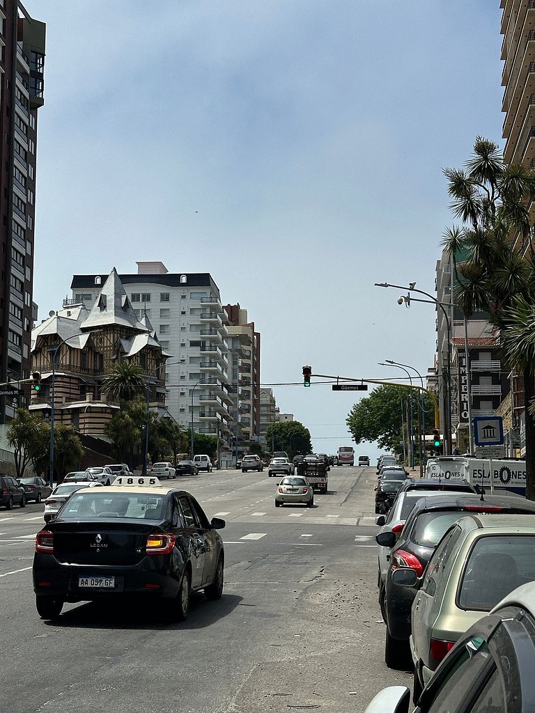 Zona guemes a 100mts de la playa, súper cómodo