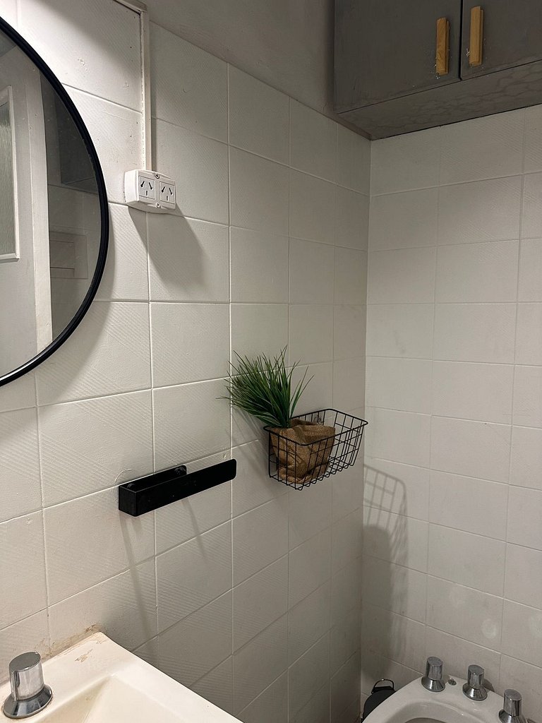 Hermoso monoambiente sobre Avenida Colon