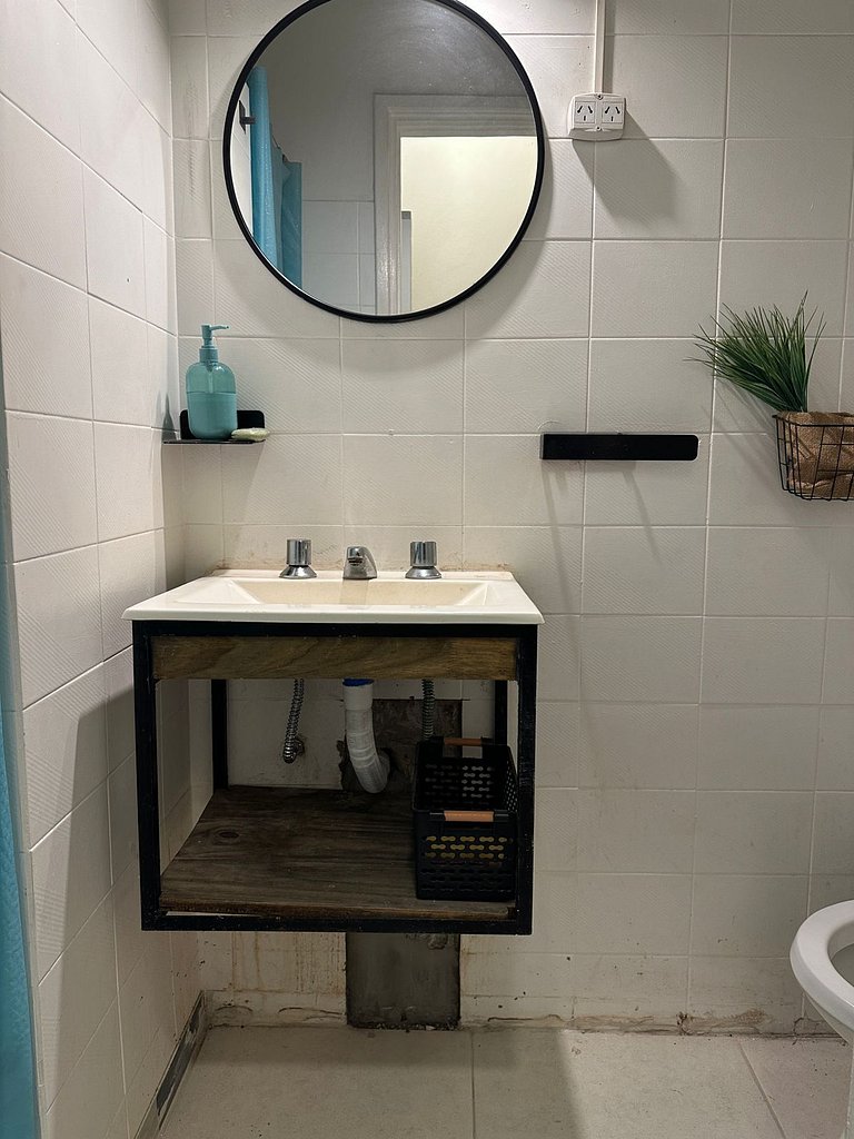 Hermoso monoambiente sobre Avenida Colon