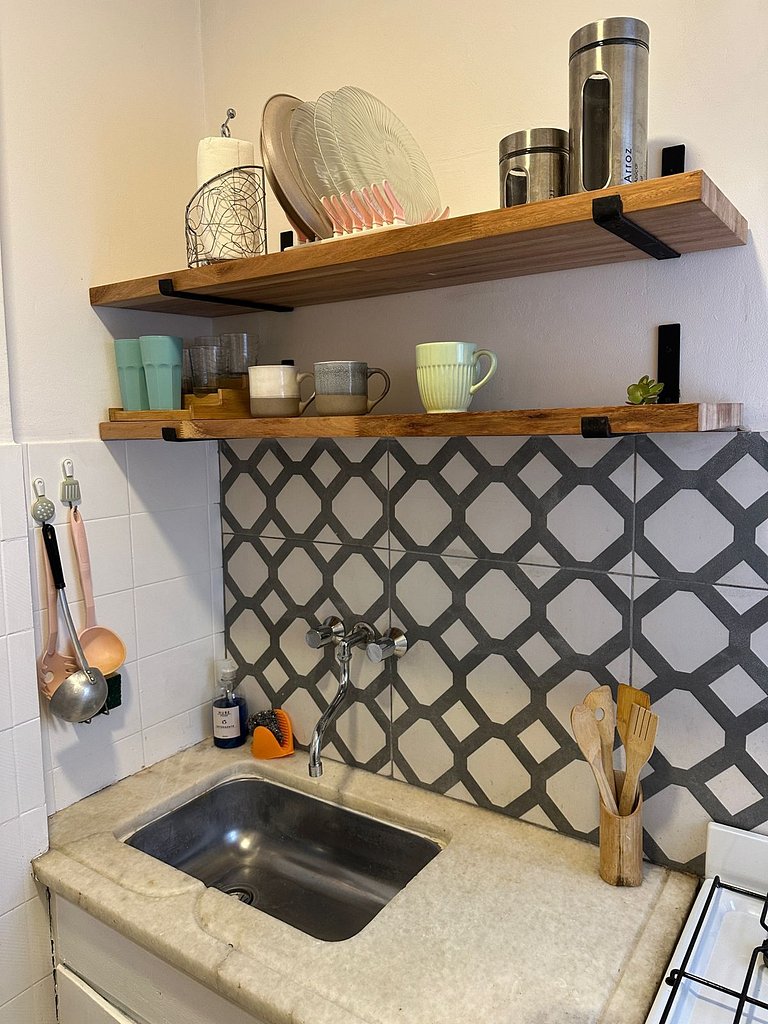 Hermoso monoambiente sobre Avenida Colon